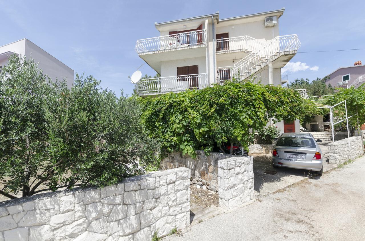 Apartments Mirko Trogir Exteriör bild