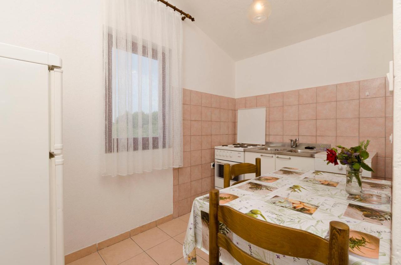 Apartments Mirko Trogir Exteriör bild